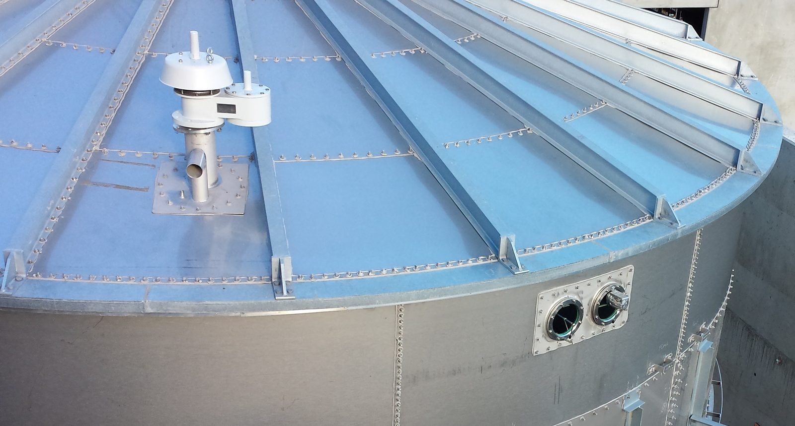 Detail of tank roof structure - machine and plate structure